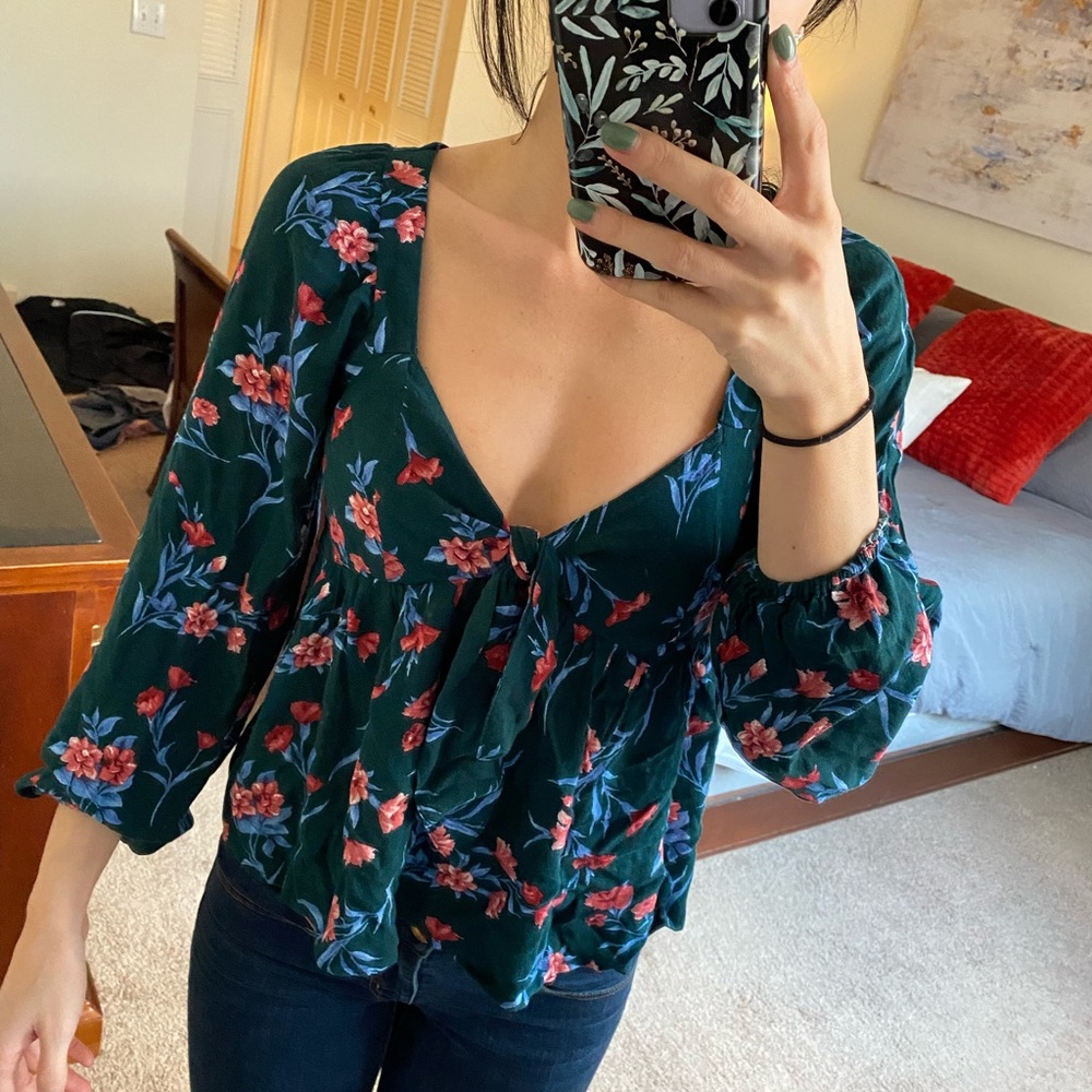American Eagle Floral Blouse